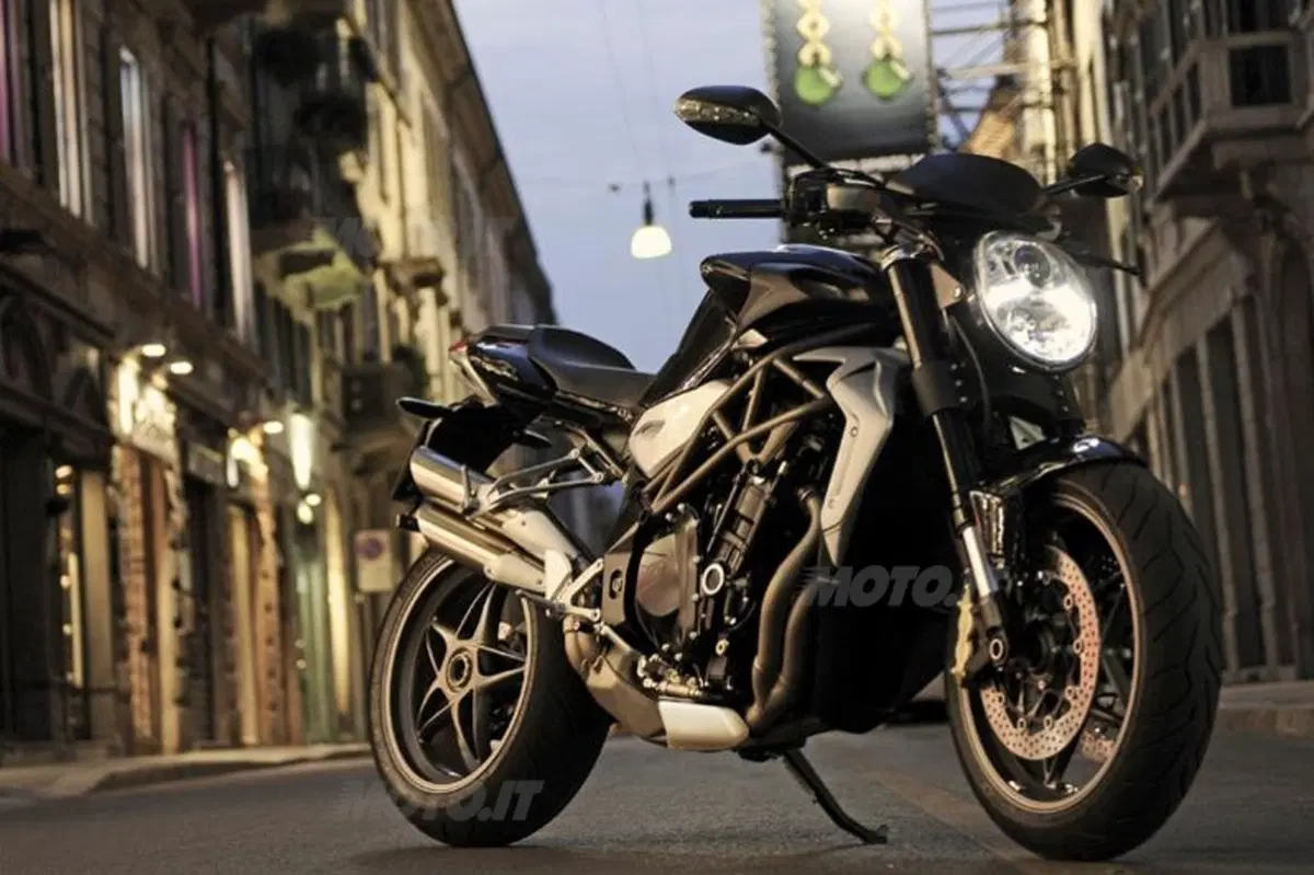 MV AGUSTA Brutale 990R e 1090RR (4)
