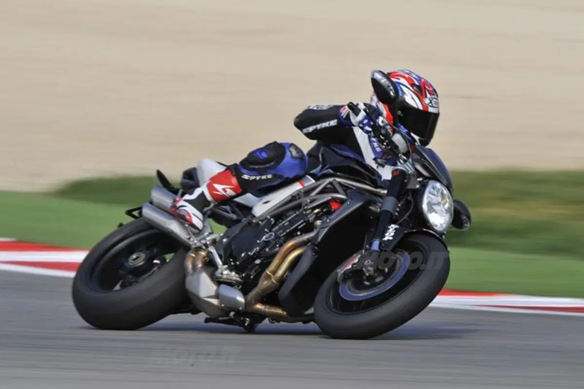 MV AGUSTA Brutale 990R e 1090RR (18)