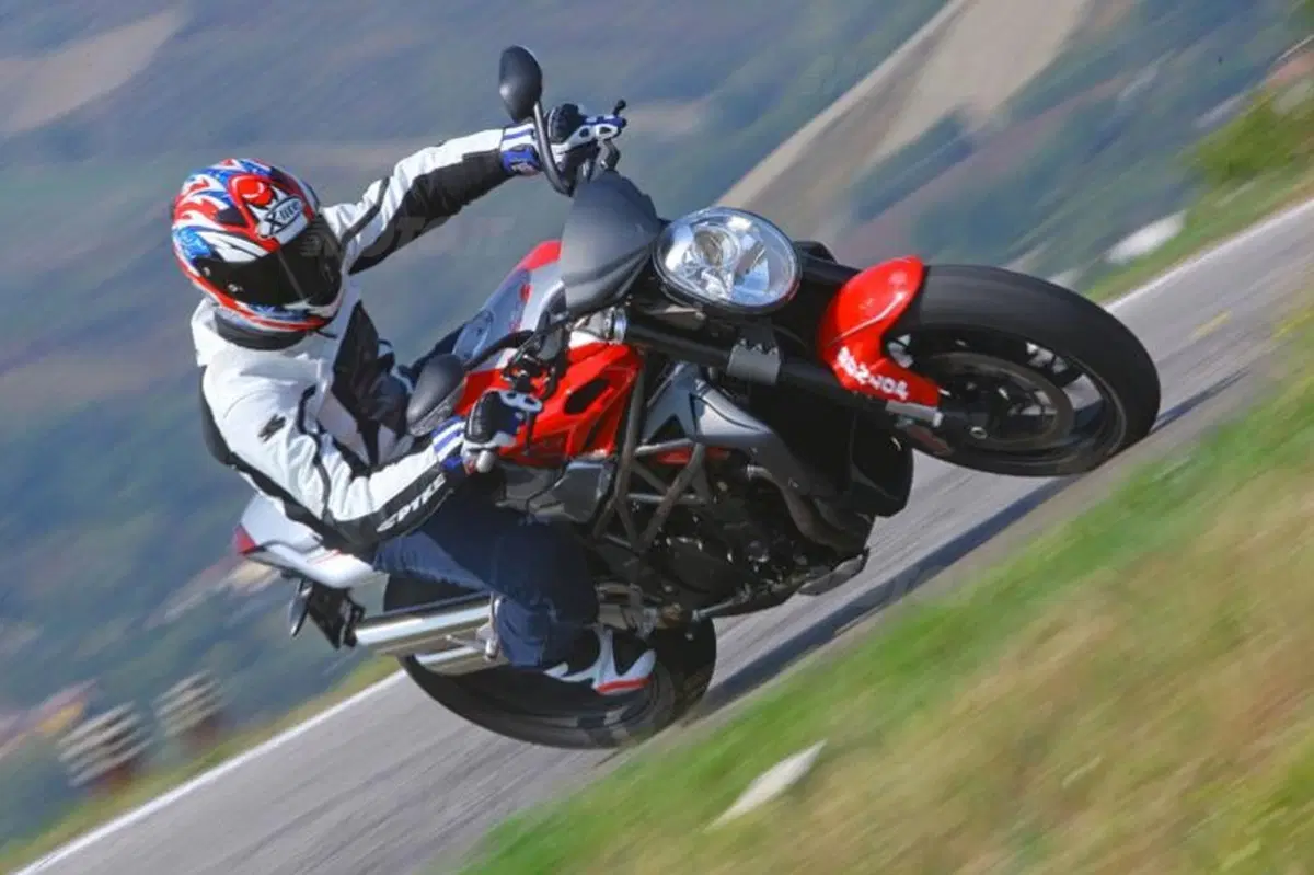 MV AGUSTA Brutale 990R e 1090RR (23)