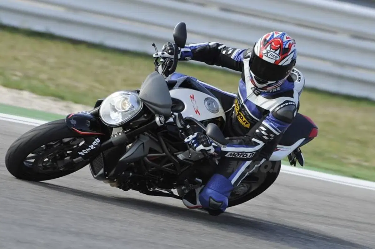 MV AGUSTA Brutale 990R e 1090RR (24)