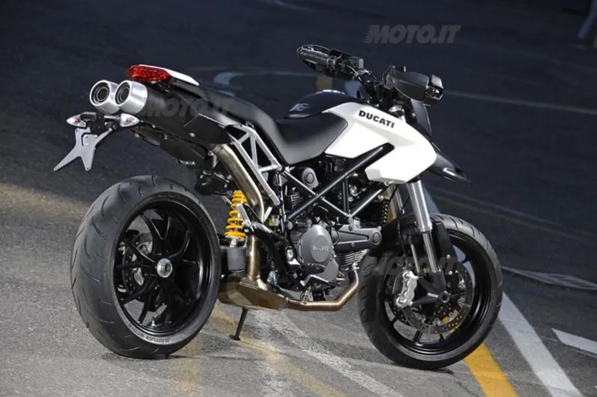 DUCATI Hypermotard 796  (3)