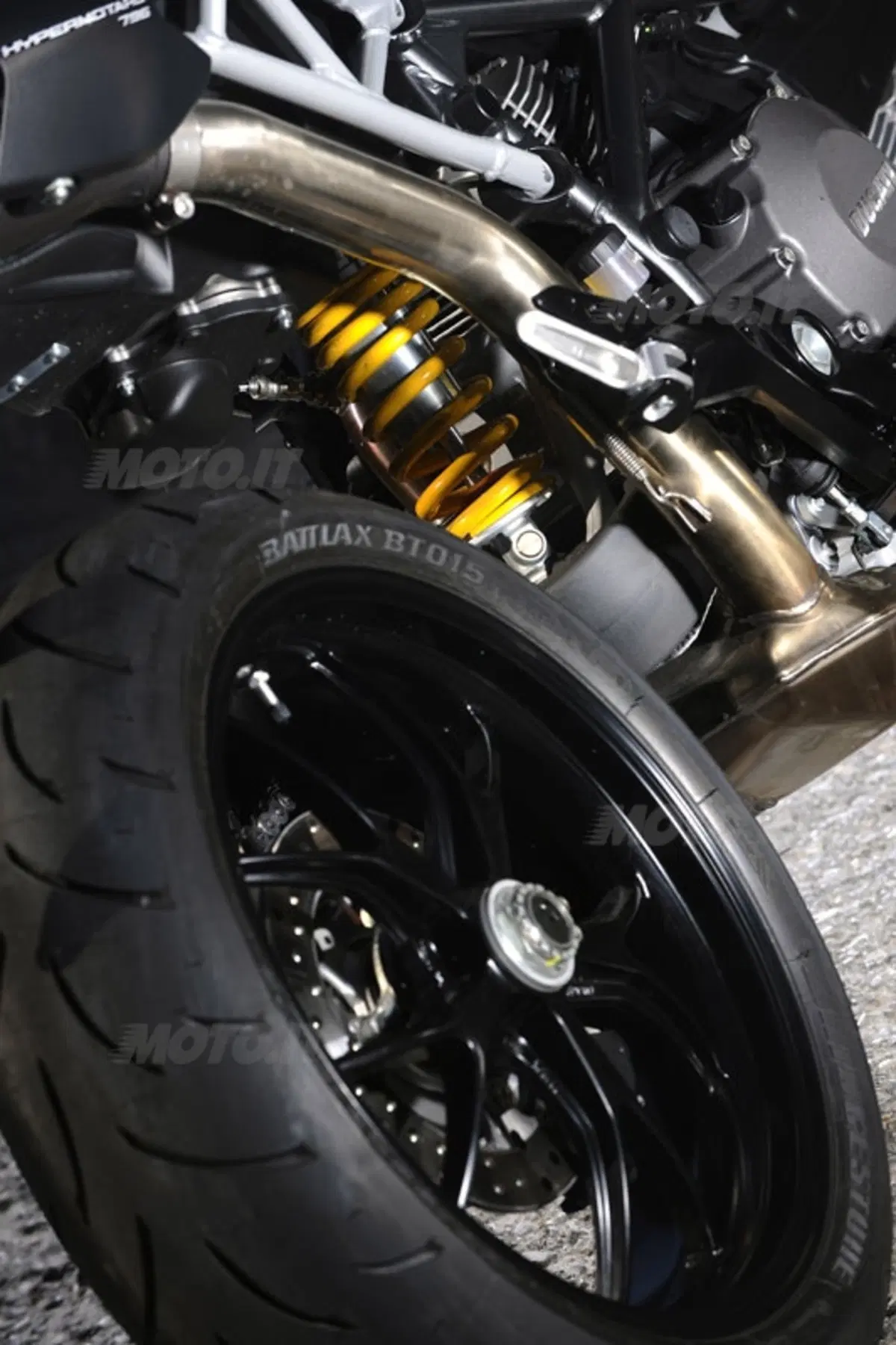 DUCATI Hypermotard 796  (6)