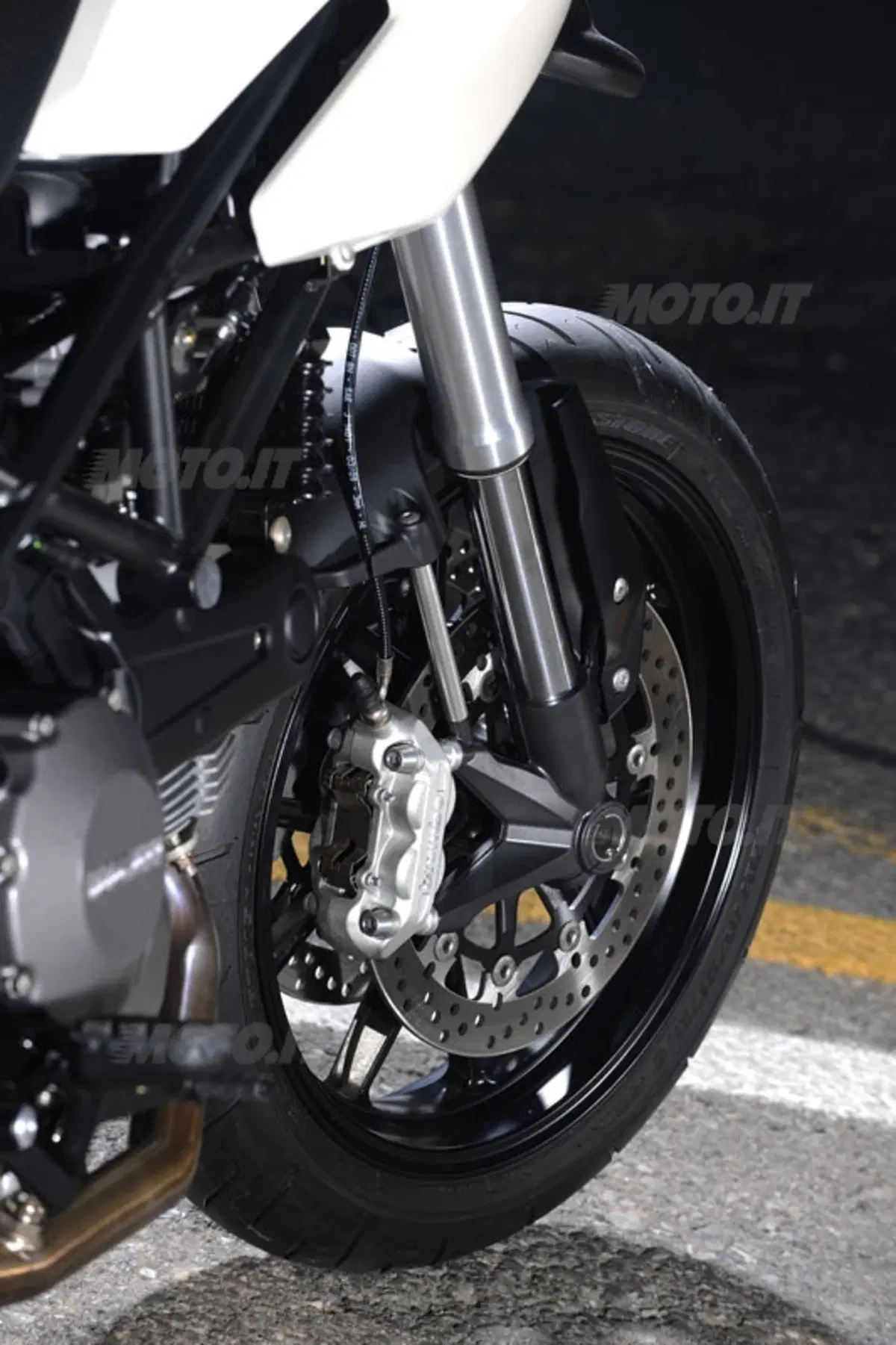 DUCATI Hypermotard 796  (7)