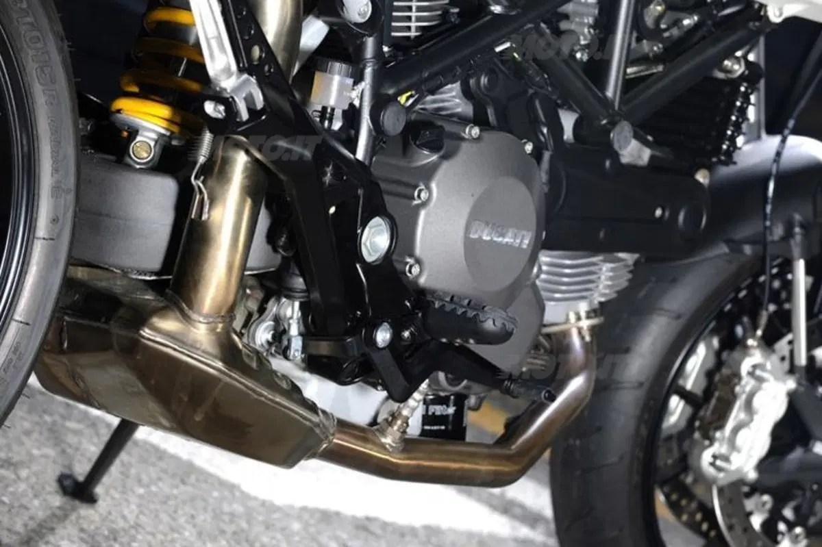 DUCATI Hypermotard 796  (8)
