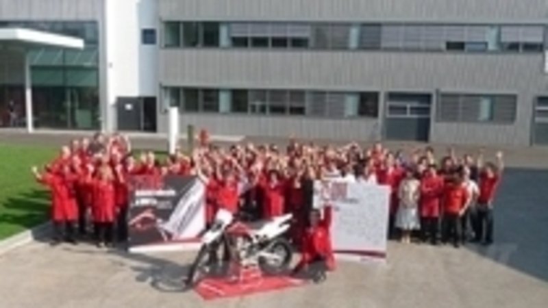 Husqvarna festeggia 25.000 moto prodotte