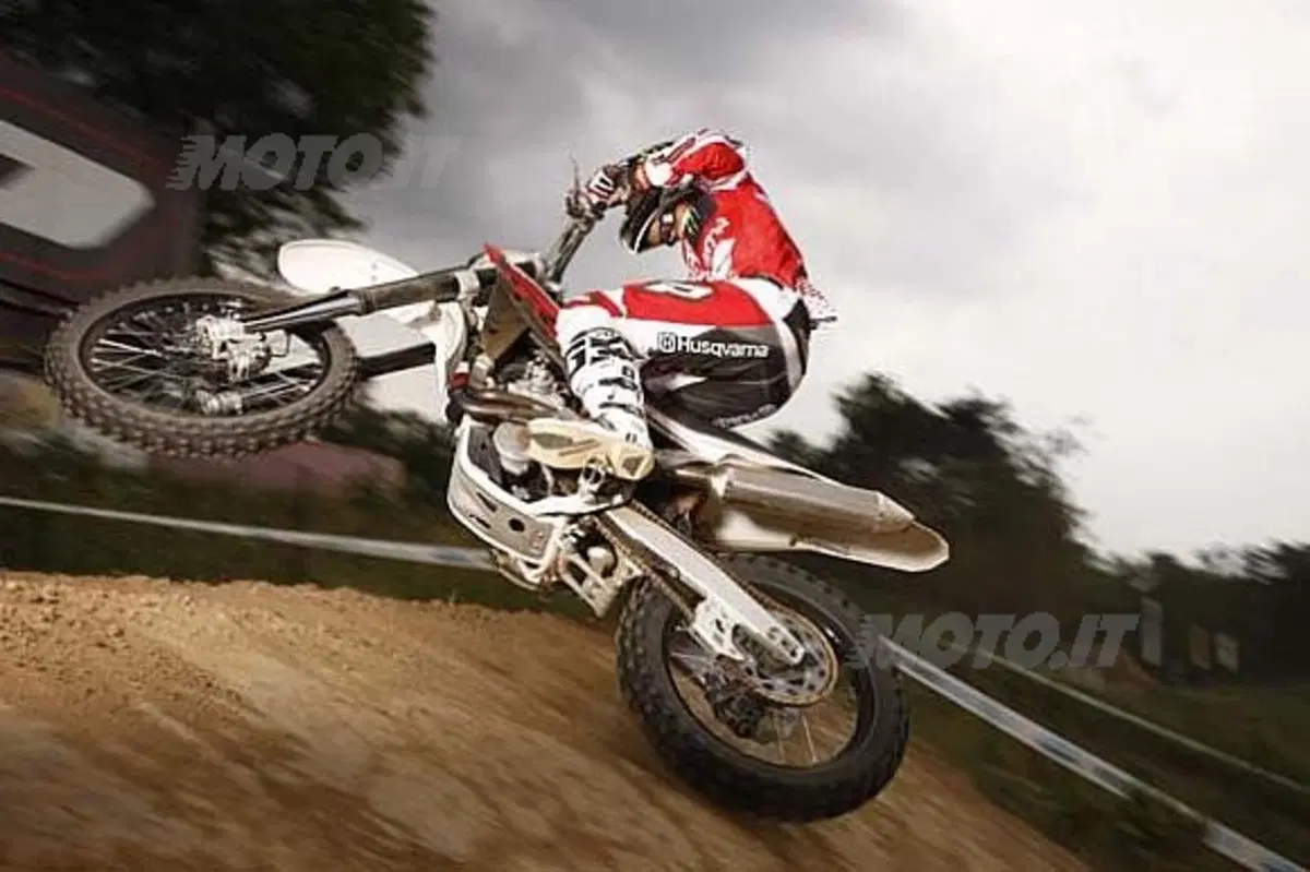Husqvarna festeggia 25.000 moto prodotte (2)