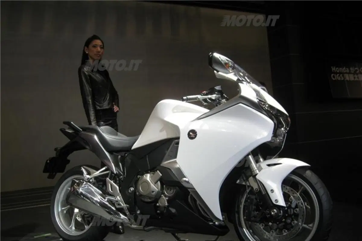 La VFR1200F in azione