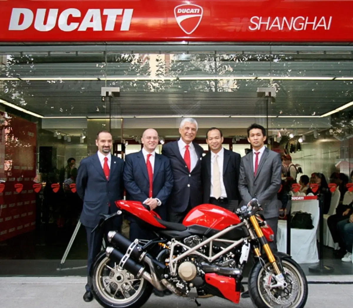 Primo Store Ducati in Cina (2)