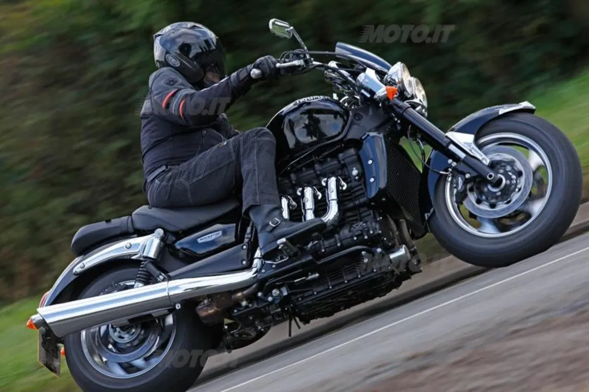 Triumph Rocket III Roadster (4)