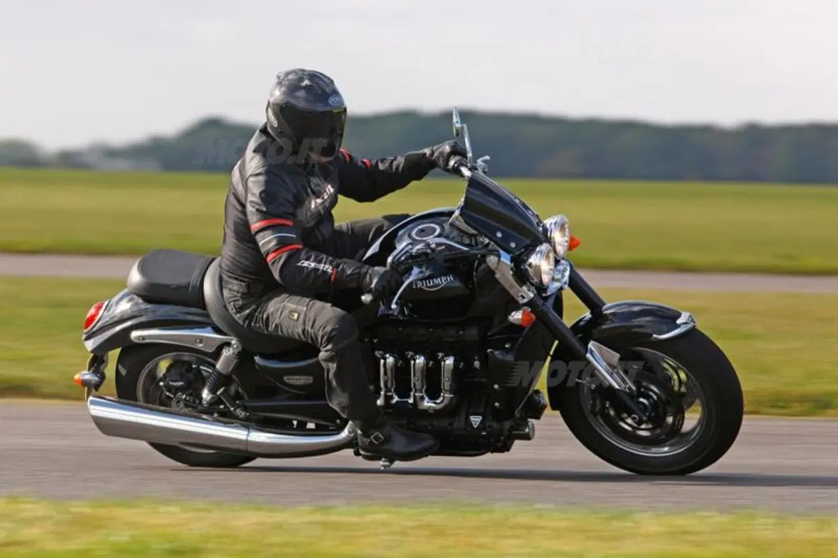 Triumph Rocket III Roadster (6)