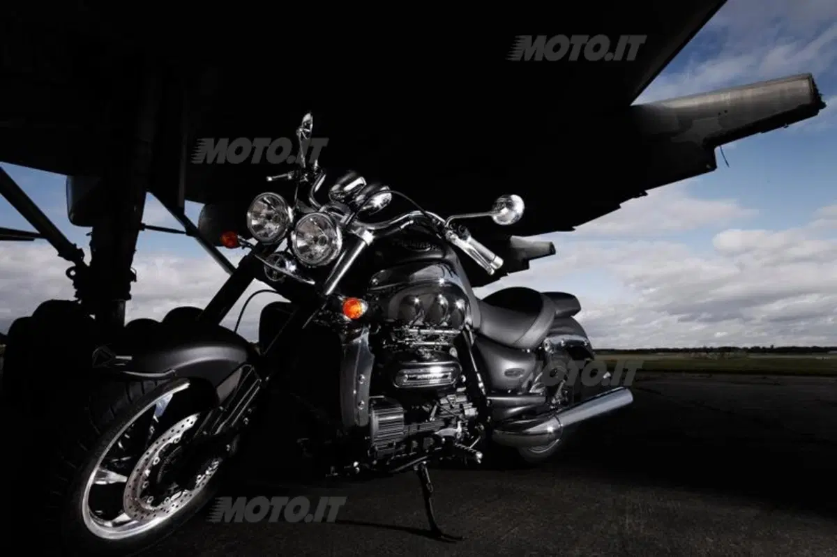 Triumph Rocket III Roadster (10)