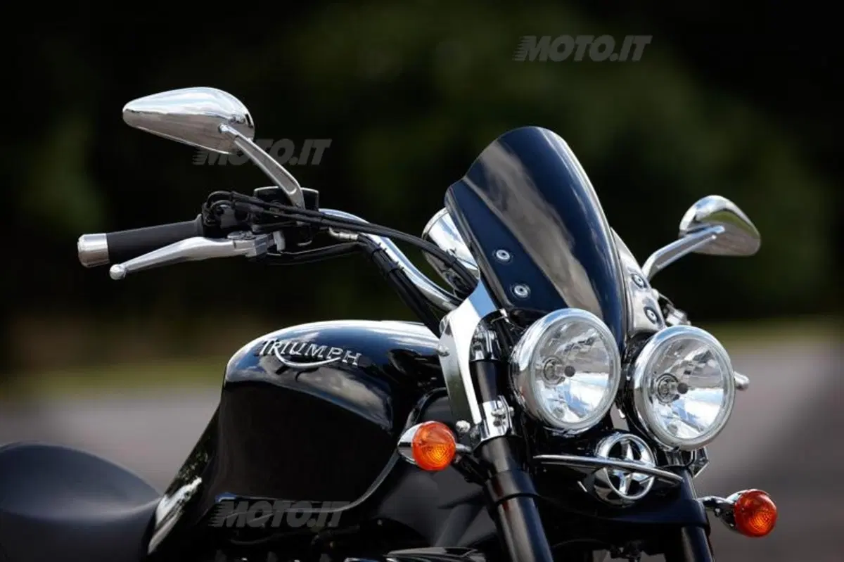 Triumph Rocket III Roadster (17)