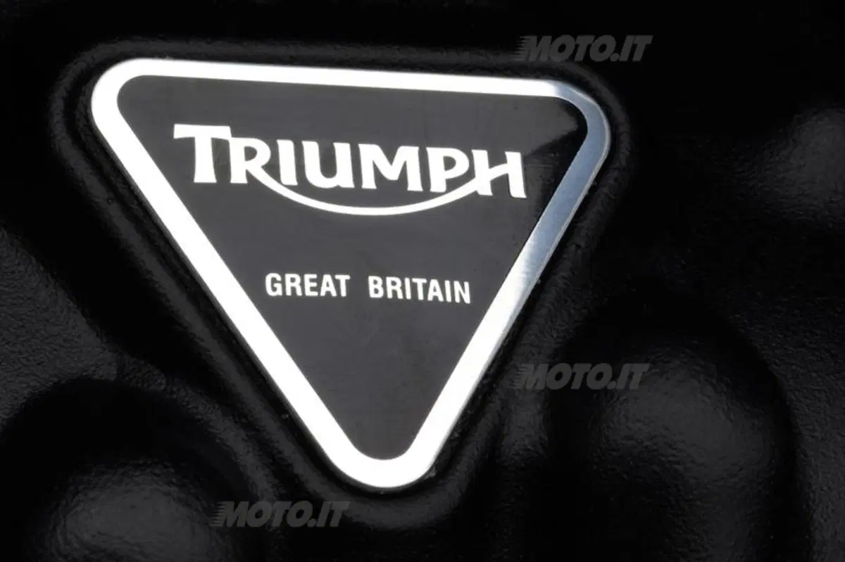 Triumph Rocket III Roadster (19)