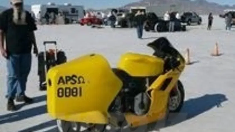 Record "elettrico" a Bonneville 