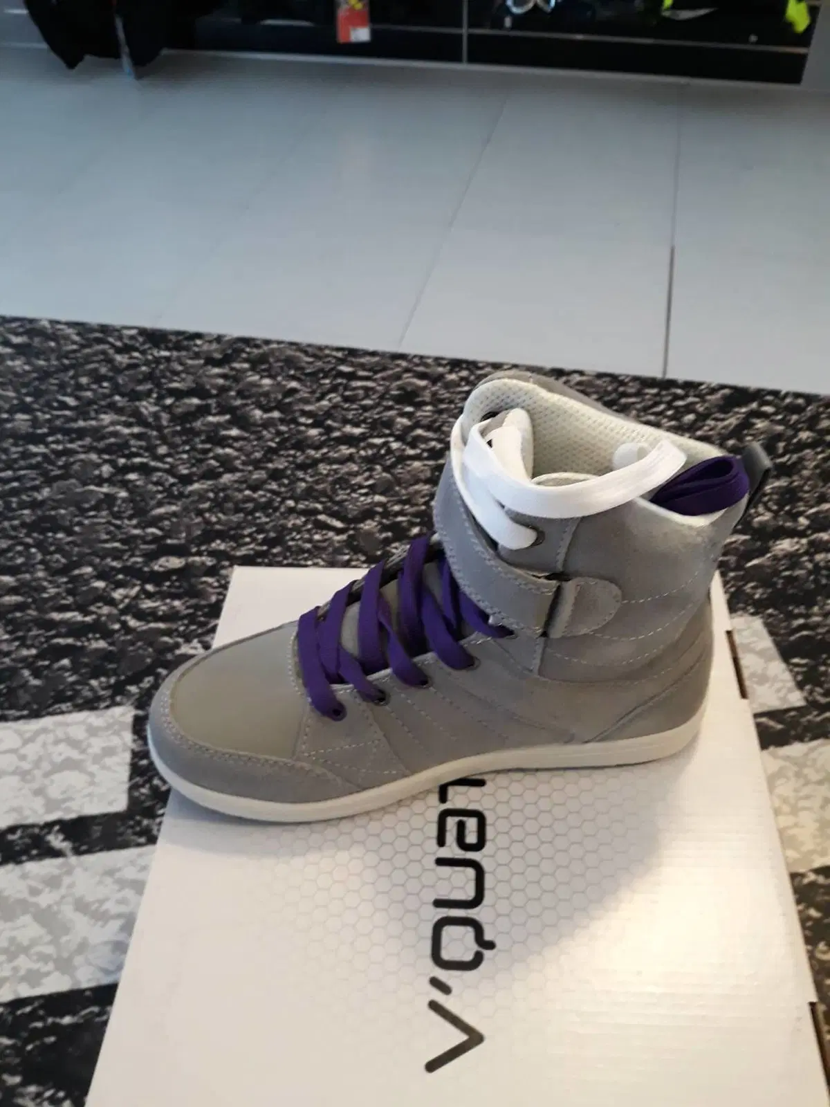 stivale V Quattro
