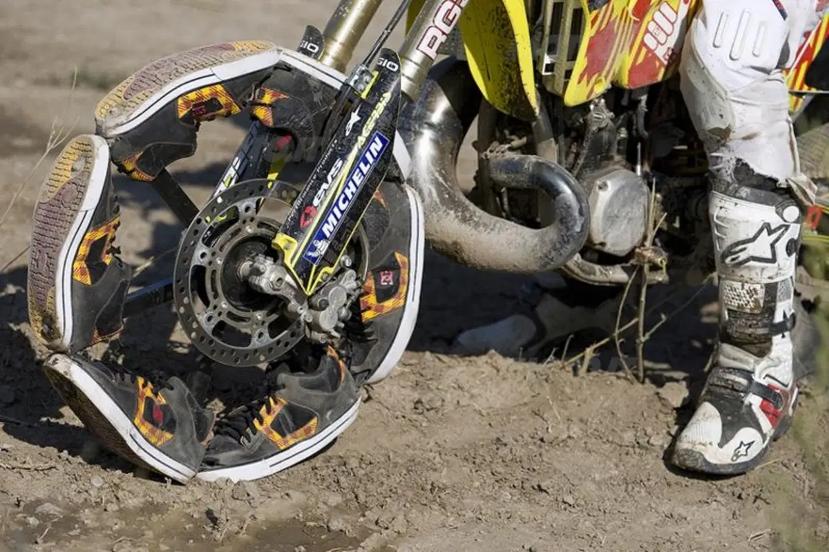 La Moto-scarpa di Pastrana (4)