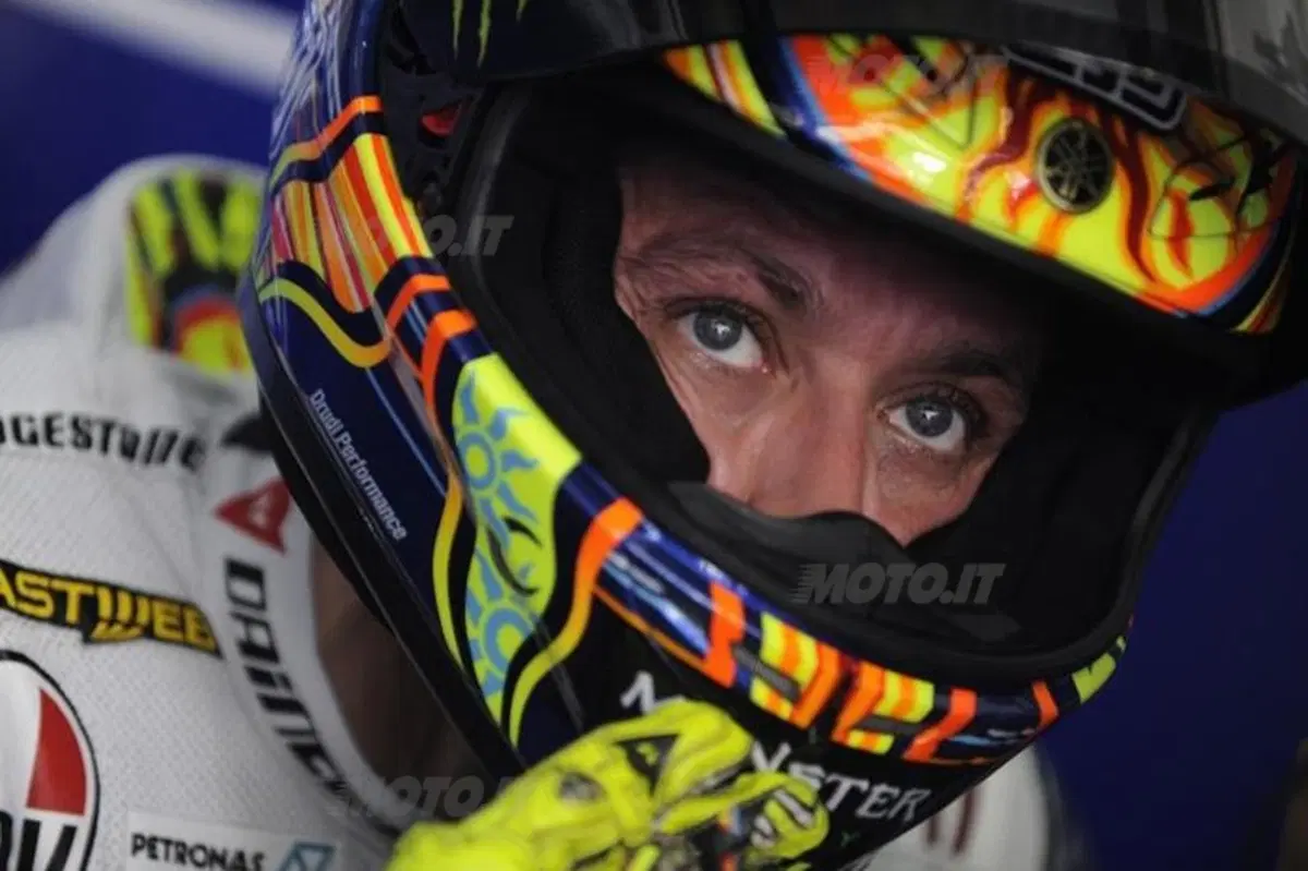 Valentino organizza per beneficenza una gara di Cross (2)
