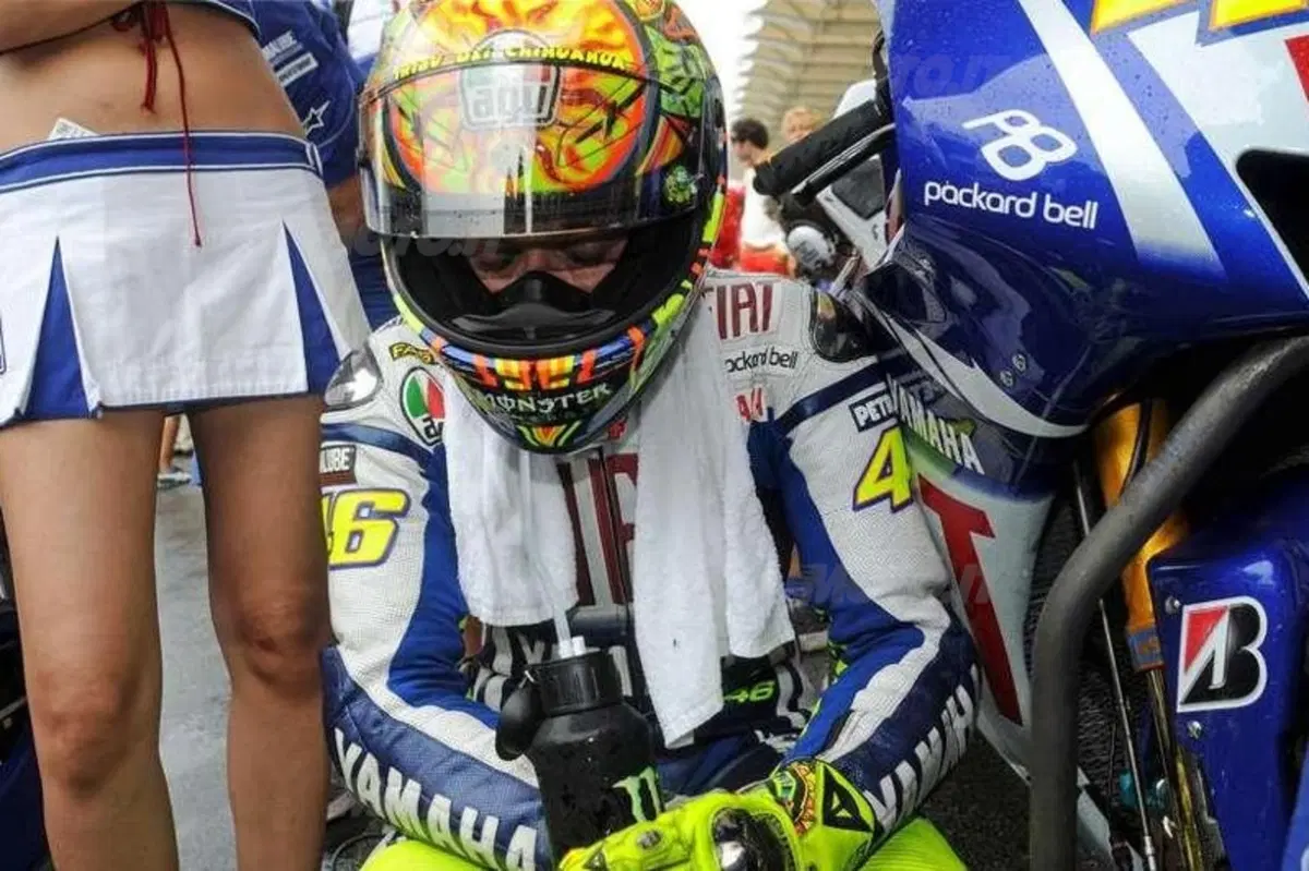 Valentino organizza per beneficenza una gara di Cross (4)