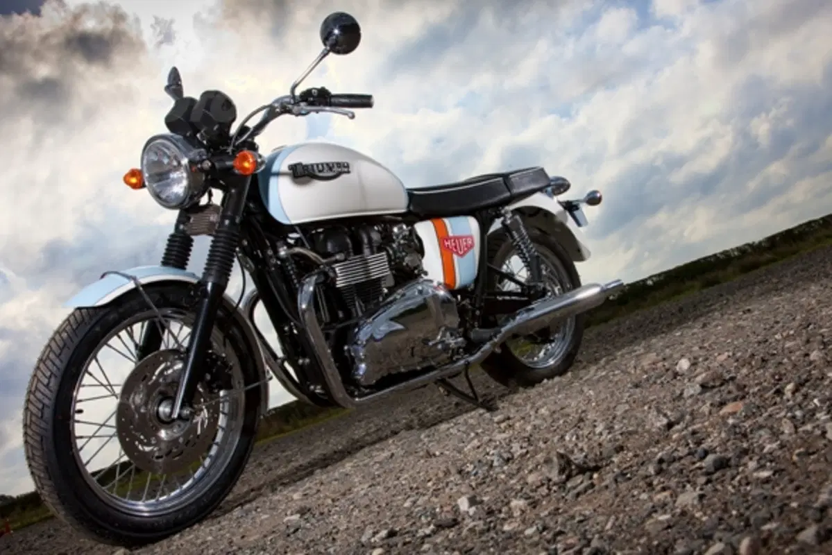 Triumph e TAG Heuer insieme per la Bonneville McQueen special