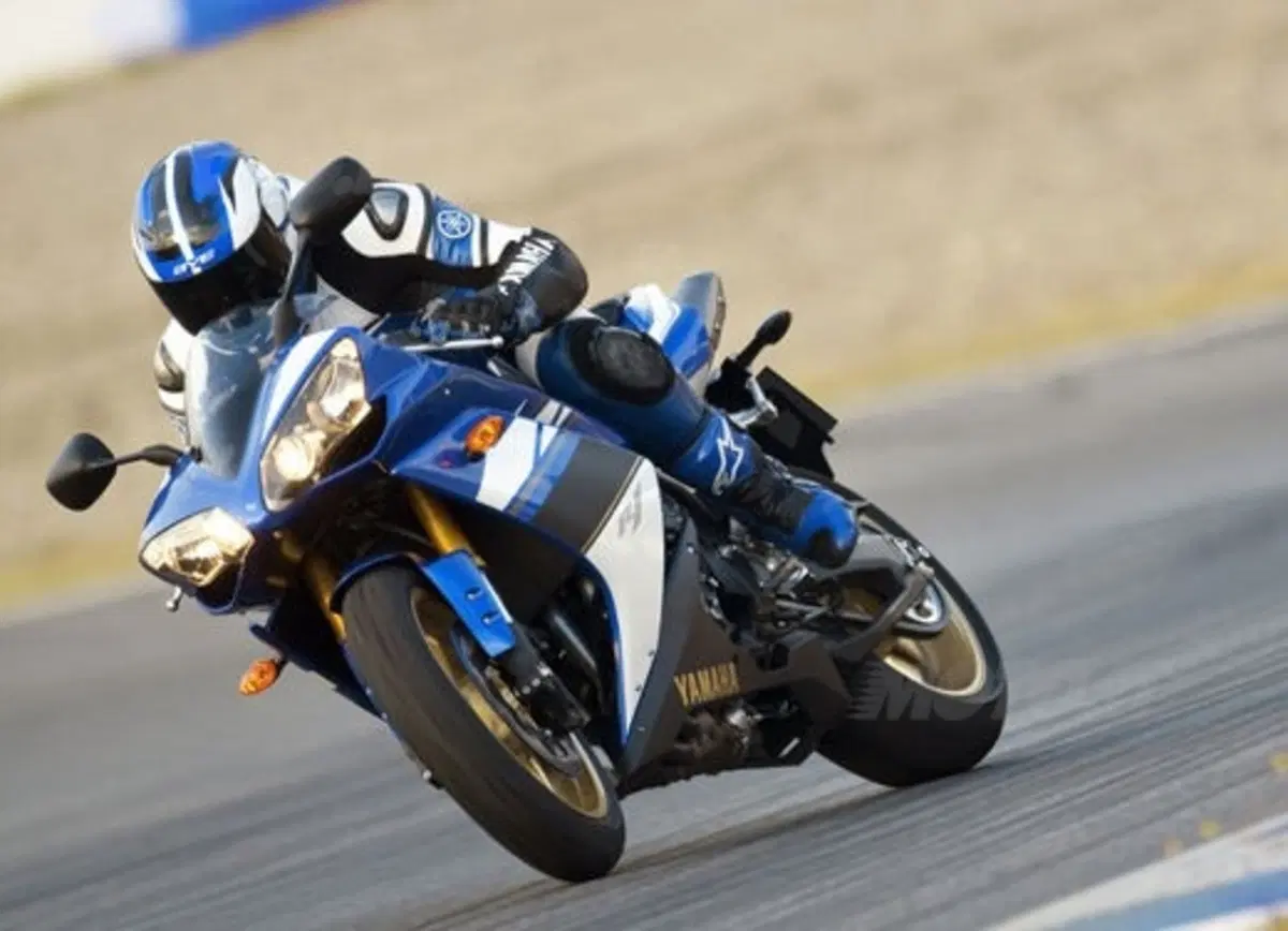 Guida alla Yamaha R1 (19)