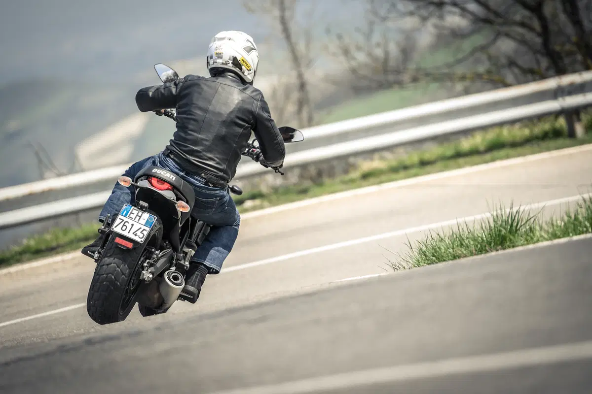 Sfida tra classiche: Ducati Scrambler, Moto Guzzi V7, Triumph Bonneville, Yamaha XSR (11)
