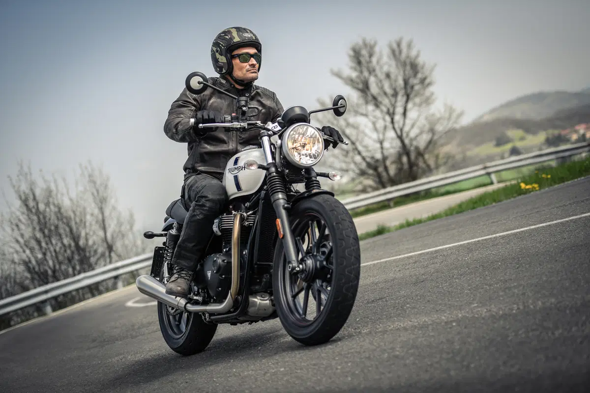 Sfida tra classiche: Ducati Scrambler, Moto Guzzi V7, Triumph Bonneville, Yamaha XSR (14)