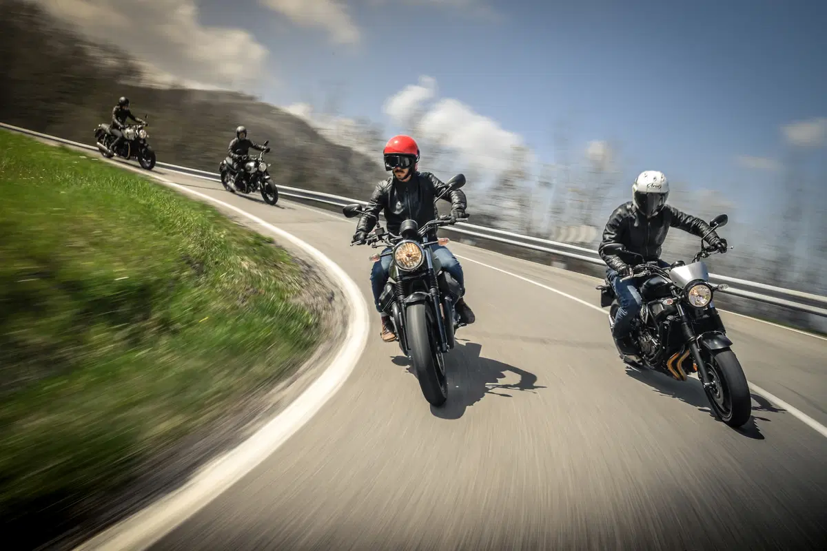 Sfida tra classiche: Ducati Scrambler, Moto Guzzi V7, Triumph Bonneville, Yamaha XSR (24)