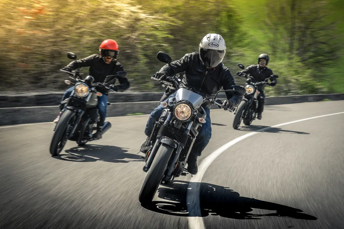 Sfida tra classiche: Ducati Scrambler, Moto Guzzi V7, Triumph Bonneville, Yamaha XSR (3)