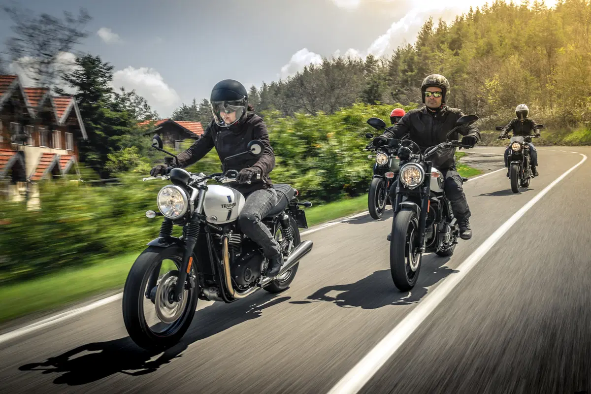 Sfida tra classiche: Ducati Scrambler, Moto Guzzi V7, Triumph Bonneville, Yamaha XSR (2)