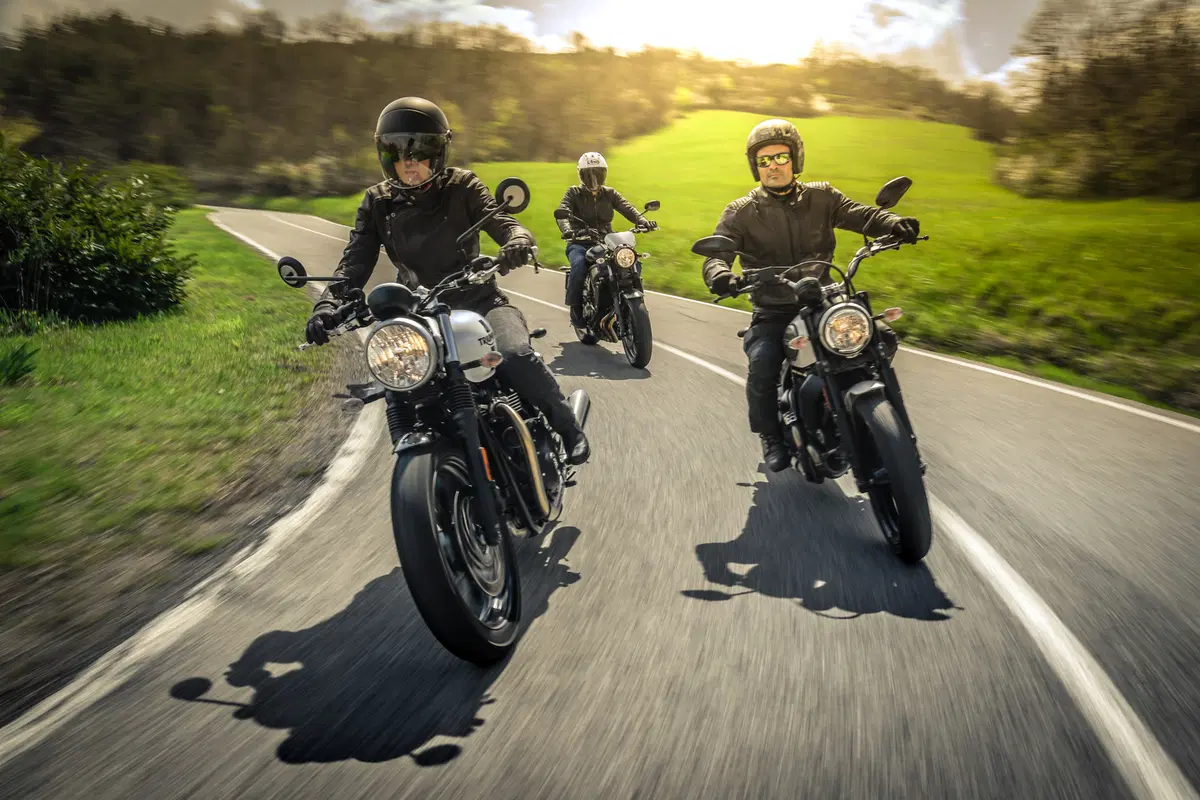 Sfida tra classiche: Ducati Scrambler, Moto Guzzi V7, Triumph Bonneville, Yamaha XSR