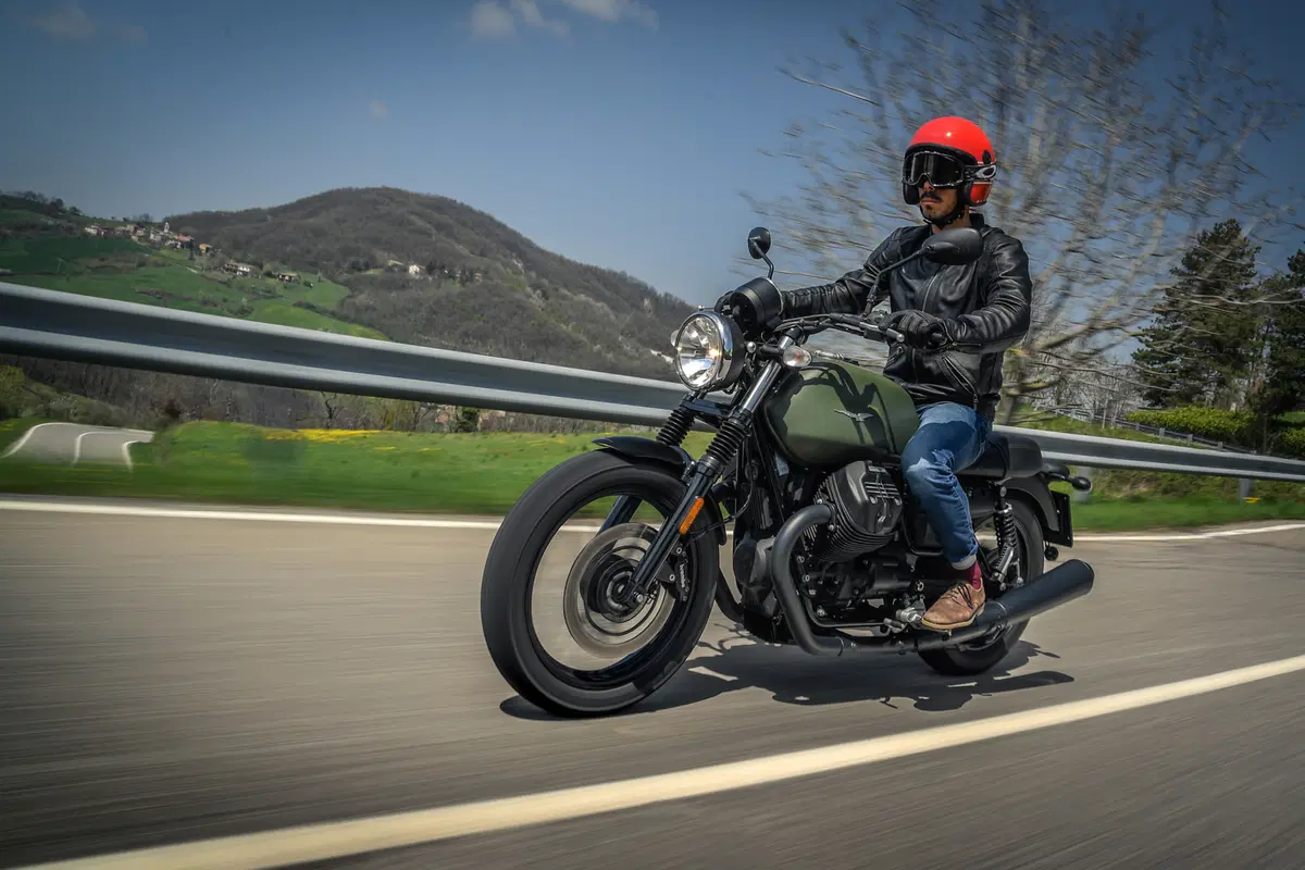 Sfida tra classiche: Ducati Scrambler, Moto Guzzi V7, Triumph Bonneville, Yamaha XSR (28)