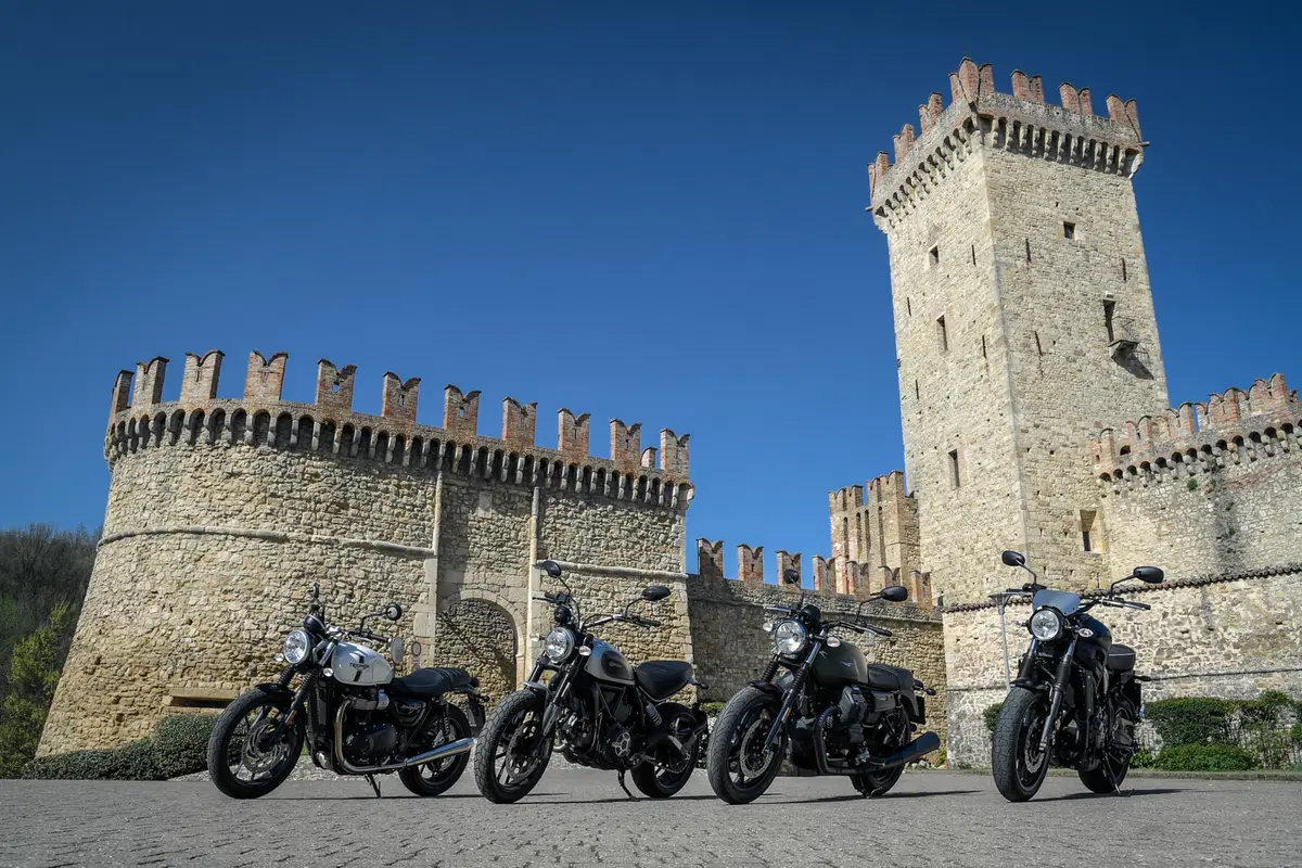 Sfida tra classiche: Ducati Scrambler, Moto Guzzi V7, Triumph Bonneville, Yamaha XSR (34)