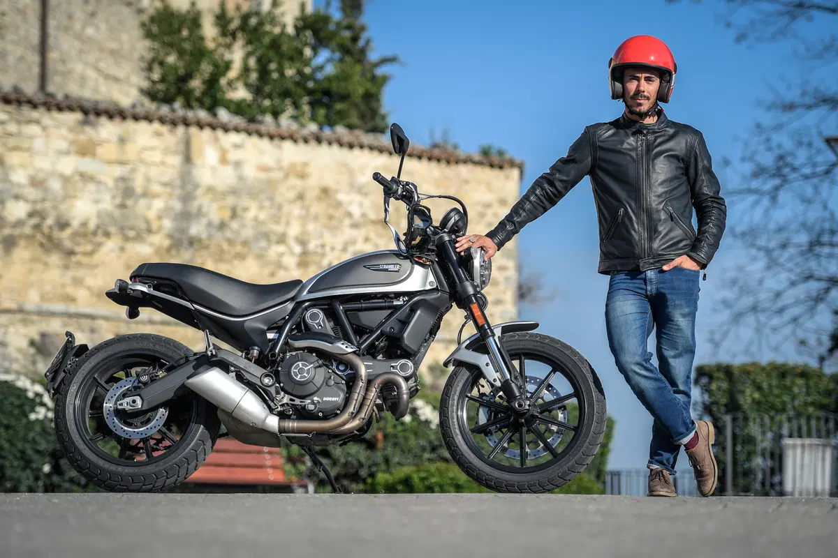 Sfida tra classiche: Ducati Scrambler, Moto Guzzi V7, Triumph Bonneville, Yamaha XSR (37)