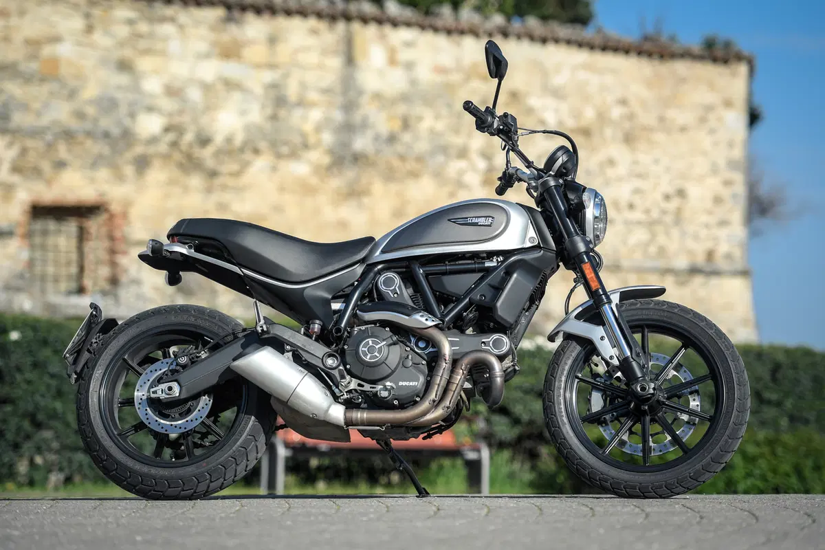 Sfida tra classiche: Ducati Scrambler, Moto Guzzi V7, Triumph Bonneville, Yamaha XSR (45)