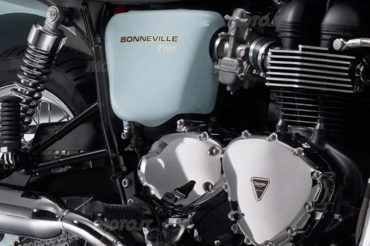 Triumph Bonneville Sixty (2)