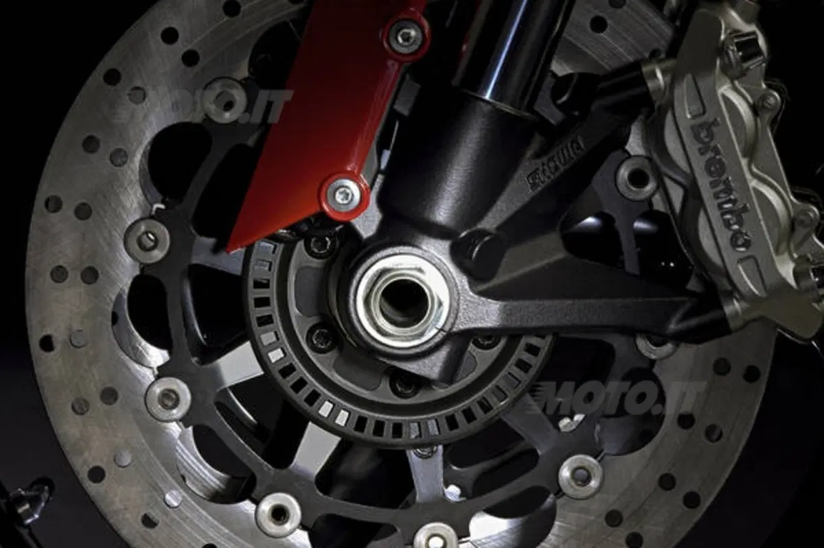 Ducati Monster 696 e 1100 (3)