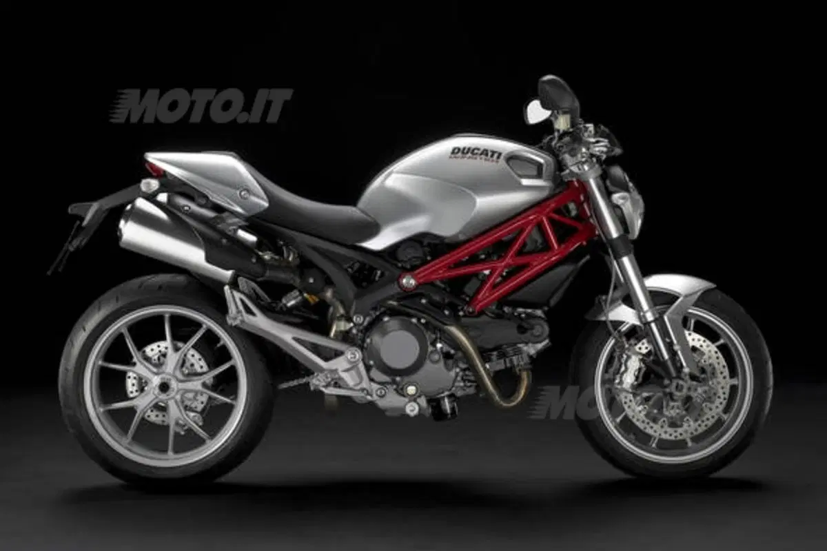 Ducati Monster 696 e 1100 (4)