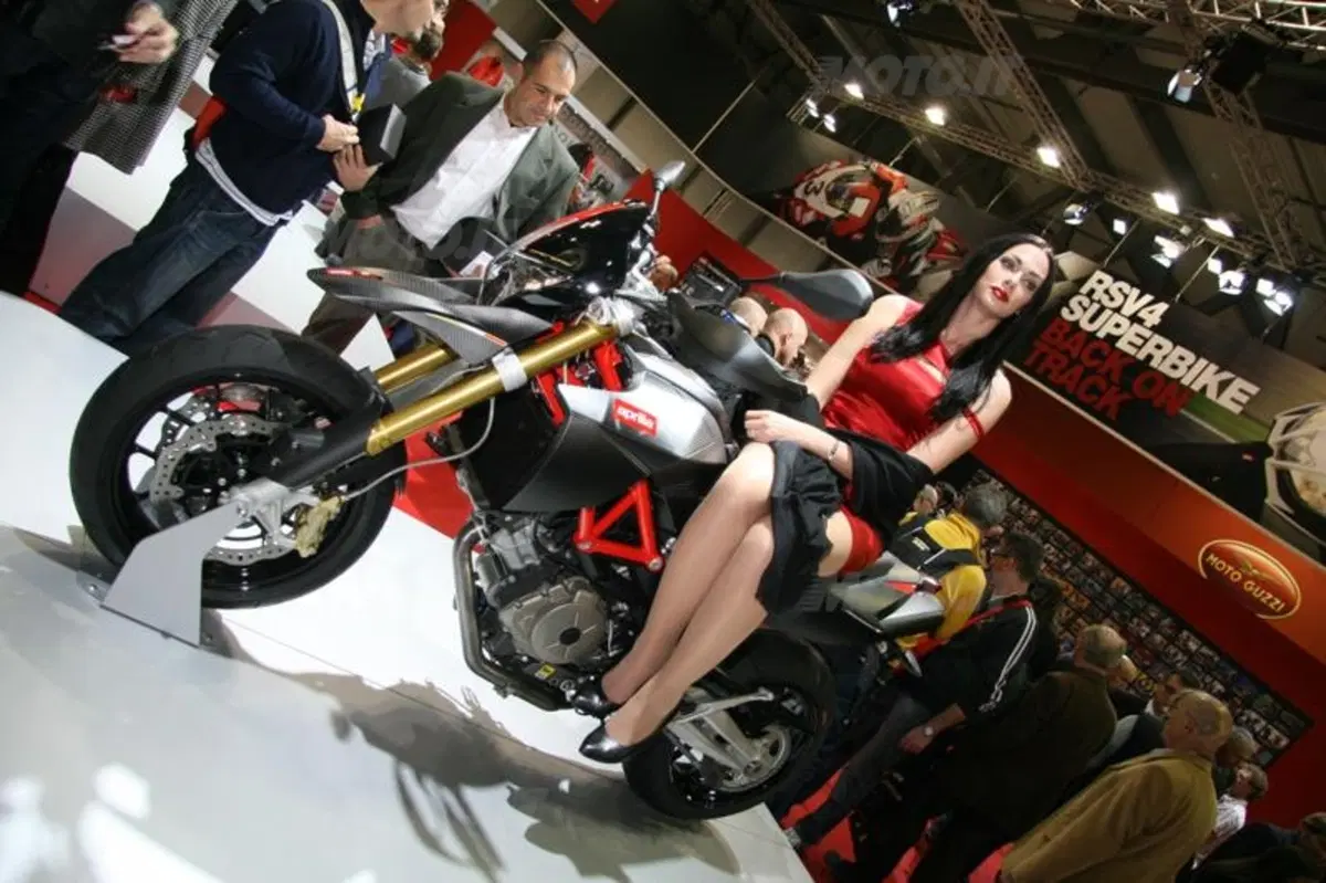 Aprilia Dorsoduro Factory