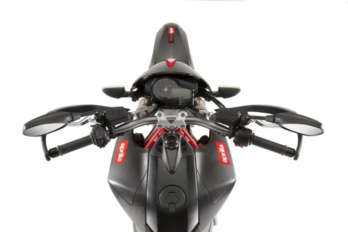 Aprilia Dorsoduro Factory (5)