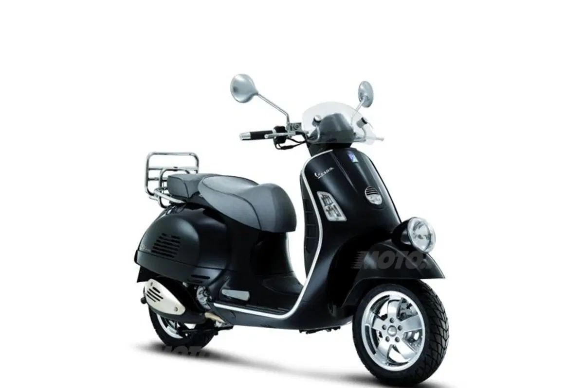 Vespa GTV Via Montenapoleone (2)