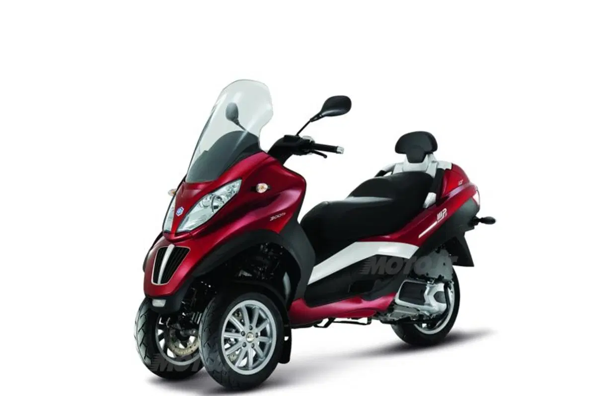 Piaggio MP3 LT 300 (2)