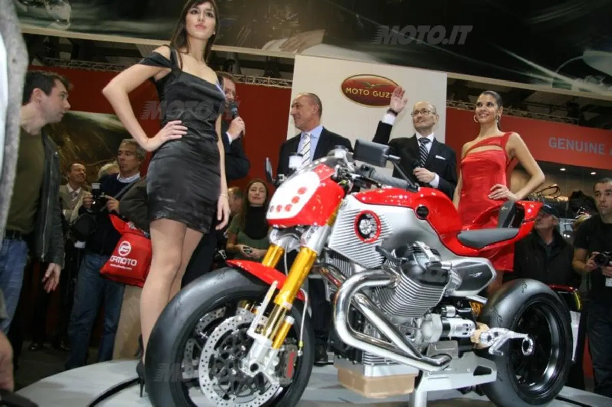 Moto Guzzi V12 LM e V12 Strada (6)