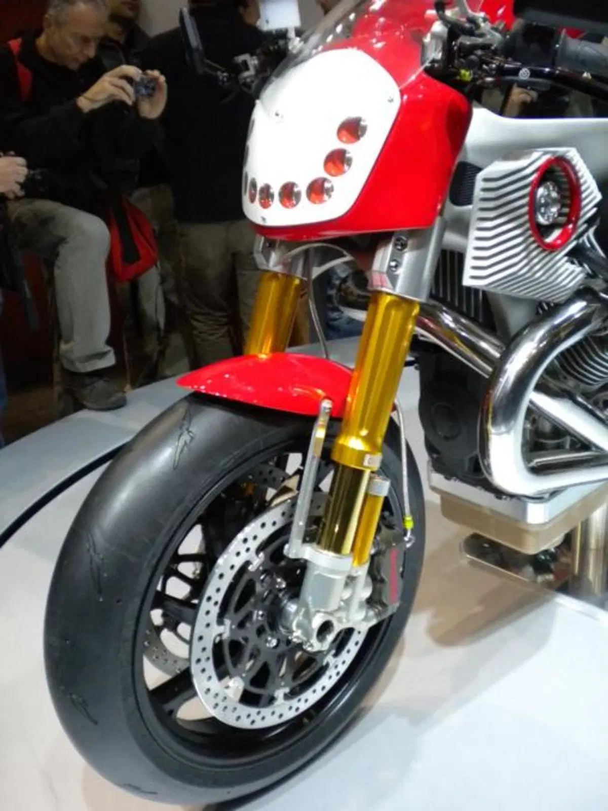 Moto Guzzi V12 LM e V12 Strada (23)