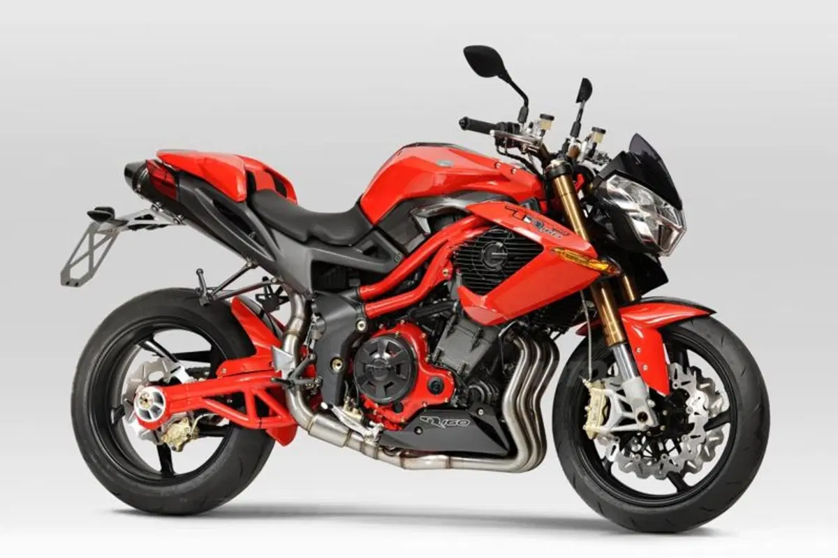 Benelli TNT R160, red passion