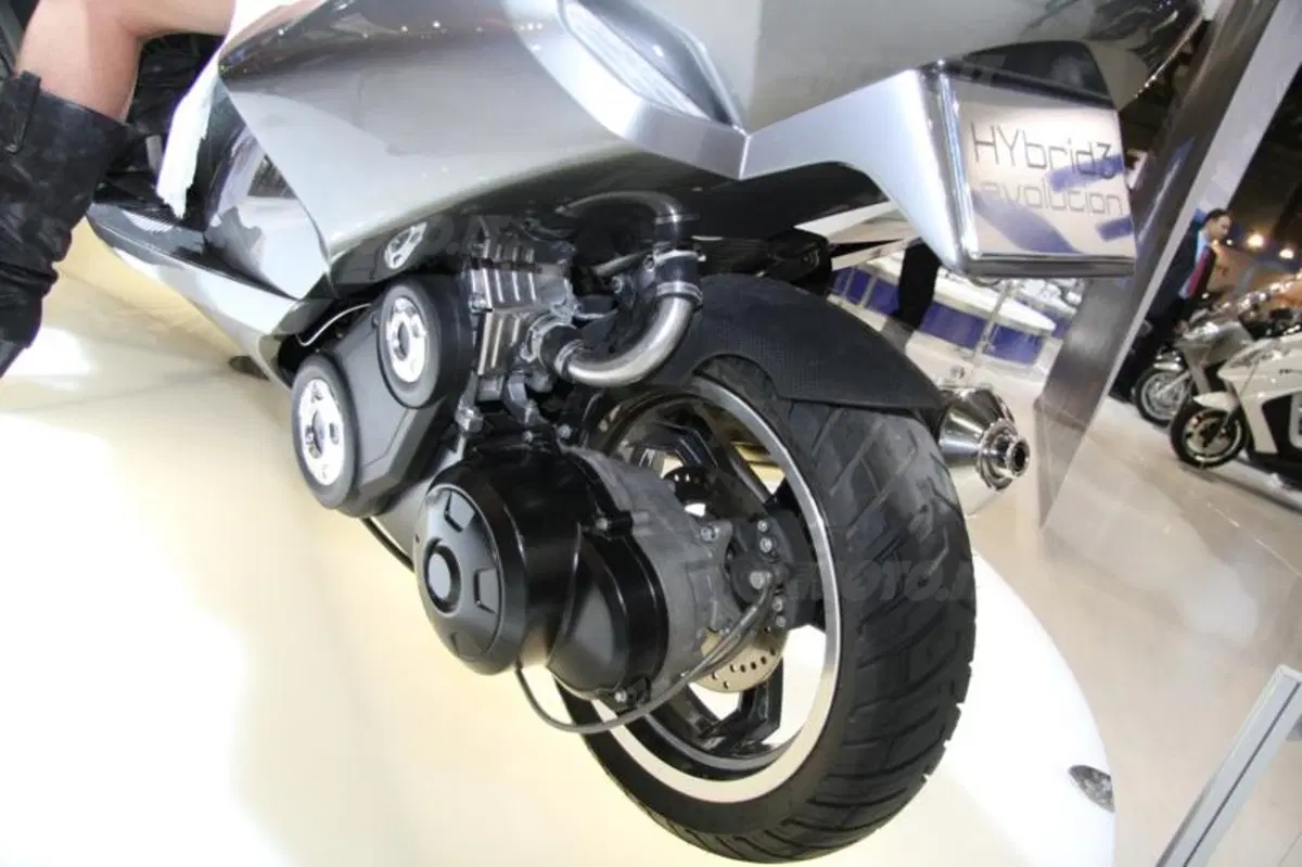 Green Planet: all'EICMA arrivano le moto pulite (5)