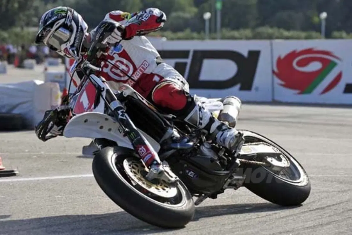 Tre titoli mondiali per Husqvarna (5)