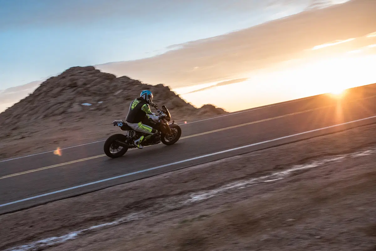 Wunderlich al Pikes Peak con due BMW S1000R (2)