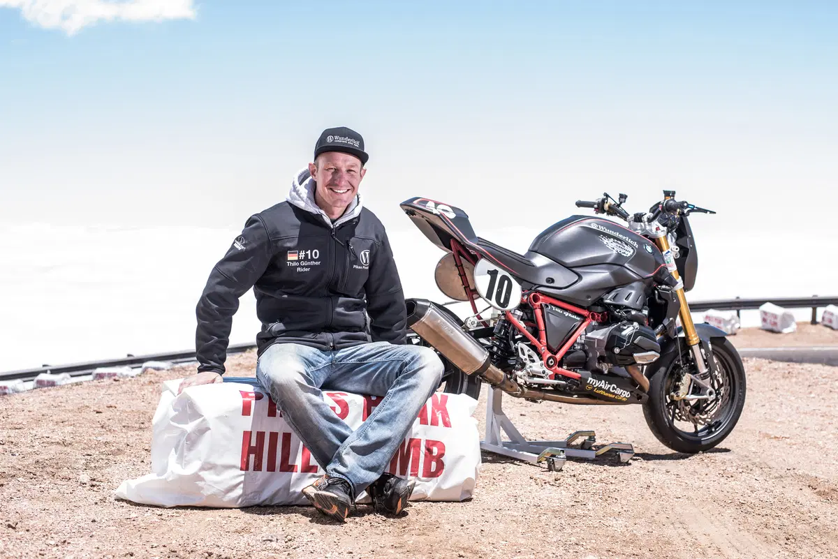 Wunderlich al Pikes Peak con due BMW S1000R (5)