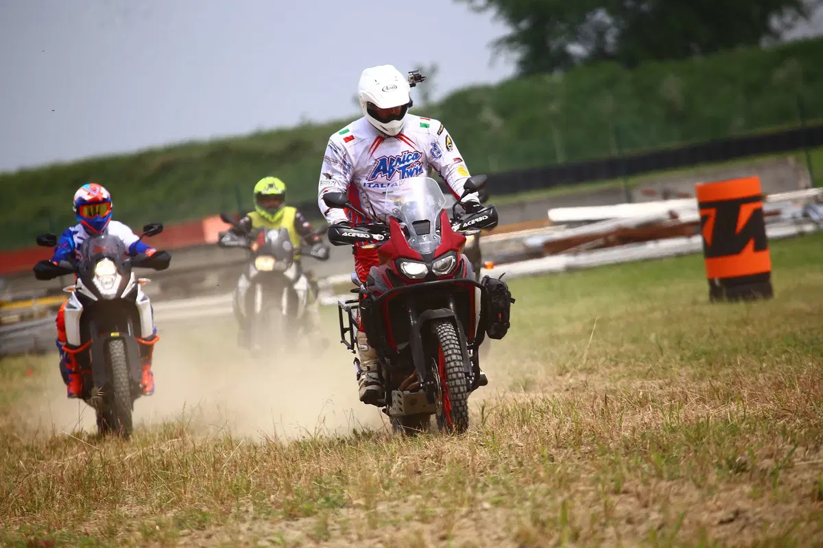 A scuola di maxienduro con la KTM 1090ADV R da Fabio Fasola! (9)