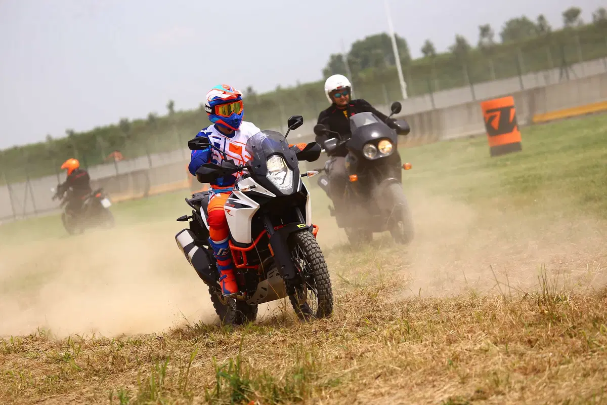 A scuola di maxienduro con la KTM 1090ADV R da Fabio Fasola! (10)